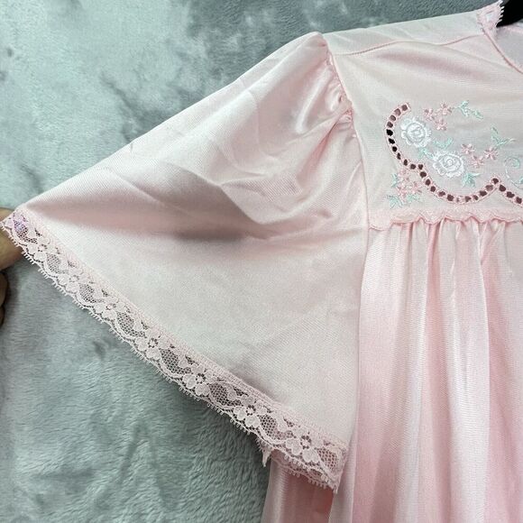 Vintage 70s Vanity Fair Pink Nylon Nightgown Silky Soft W/Floral Lace Sz S - Picture 11 of 16